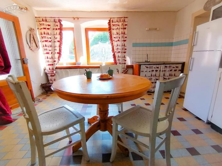 Ferme De Ma Grand-Mere Le Haut-du-Them Luaran gambar